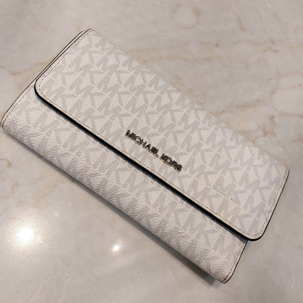 Michael Kors Jet Set Trifold Wallet In Vanilla